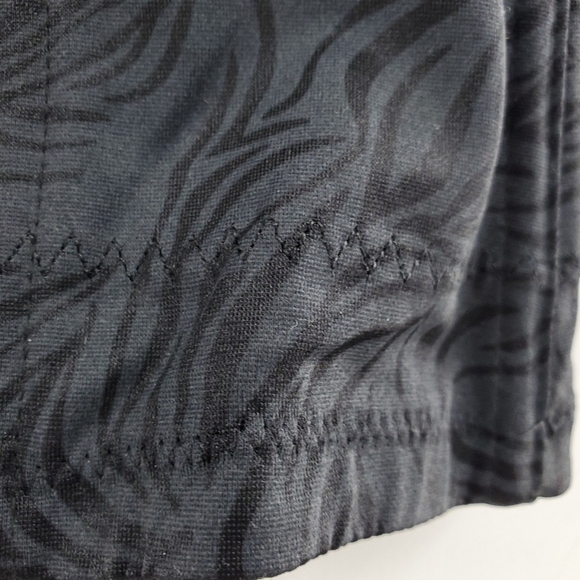 Maidenform black waist cincher 2XL and Medium - Picture 6 of 10